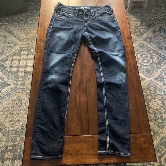 SILVER JEANS || Suki Skinny Jeans - Picture 1 of 9